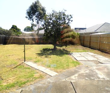 3 BEDROOM HOUSE IN THE HEART OF ALTONA - Photo 1