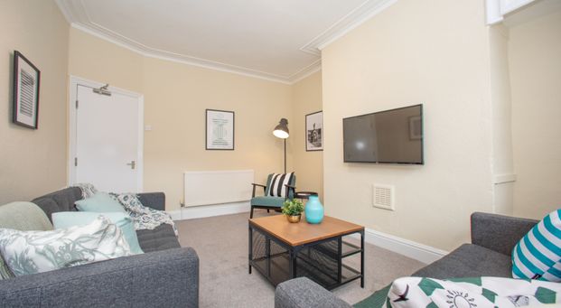 79 Headingley Avenue, Headingley, Leeds, LS6 3ER - Photo 1