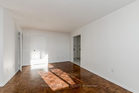 1215 5 Shady Golfway - Photo 3