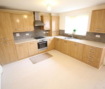 4 Bedroom House - Photo 4