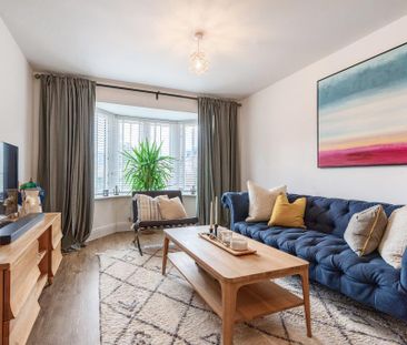 4 bedroom semi-detached house to rent - Photo 2