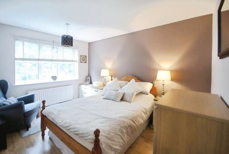 Millbrook Close, Lincoln, North Hykeham - Photo 3