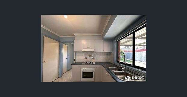 Attractive family home in the heart of Cairnlea. - Photo 1