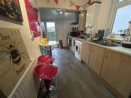 4 bedroom detached house to rent - Photo 5