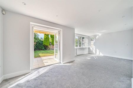 3 bedroom chalet to rent - Photo 2