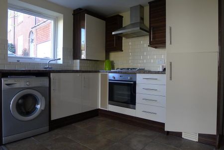 2 bedroom apartment to rent - Photo 4