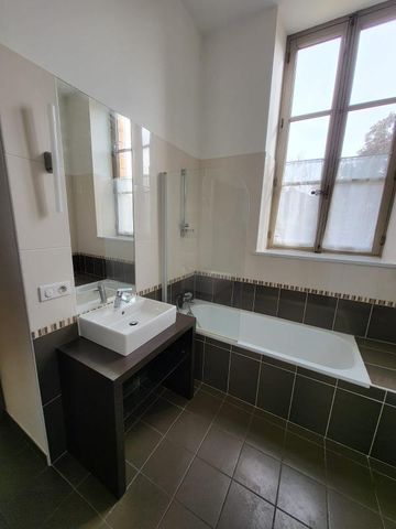 Location Appartement 2 pièces 48m² STE FOY LES LYON 69110 - Photo 3