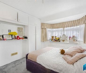 3 Bed Terraced House, Cardrew Avenue, N12 - Photo 5
