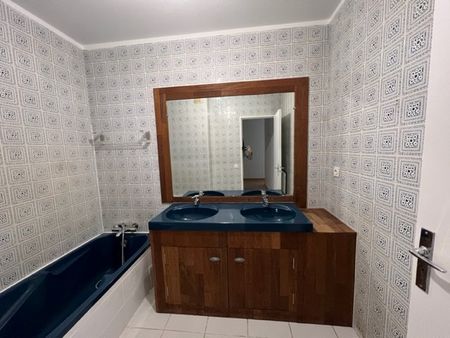 Location Appartement 2 pièces 53m² - Photo 3