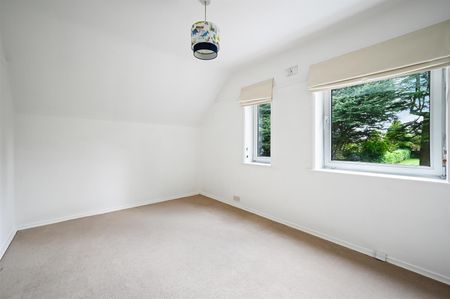 To Let 4 Bed House - Detached - Photo 2