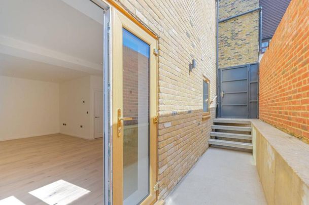 4 bedroom detached house to rent - Photo 1