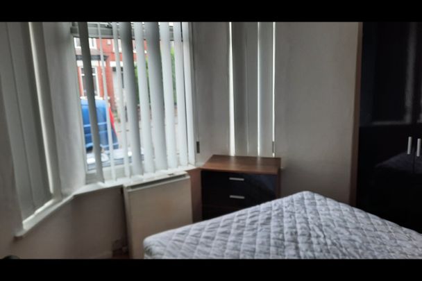 2 Bed Flat, Granville Road, M14 - Photo 1