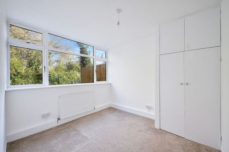 Kingston Road, Epsom, KT17 - Photo 5