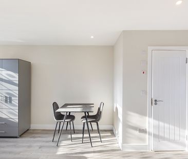Studio Flat, Taunton Close, SM3 - Photo 4