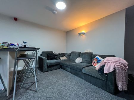 Rhymney Terrace, Cathays - Photo 2