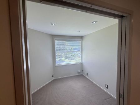 Modern & Serene Home in Schnapper Rock - Photo 5