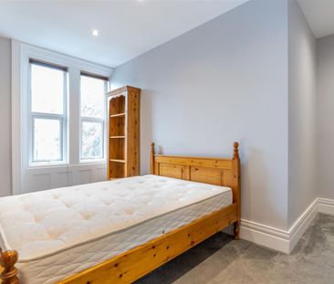 6 bed terraced house to rent in Roxburgh Place, Newcastle Upon Tyne... - Photo 4