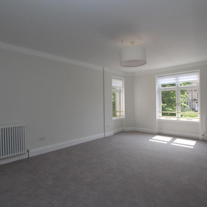 4 bedroom flat to rent - Photo 1