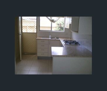 Neat & Comfortable Unit in Convenient Daw Park Location - Photo 5