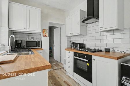 2 bedroom terraced house to rent - Photo 3
