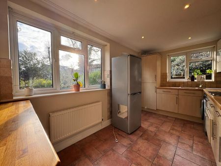 2 bedroom maisonette to rent - Photo 5