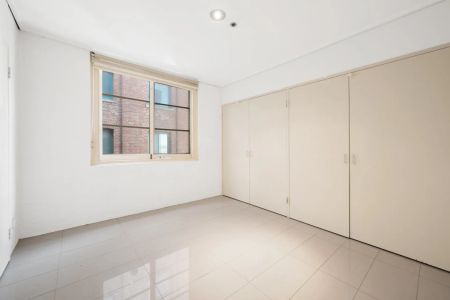 Unit 19/9 Beach Street, Port Melbourne. - Photo 2