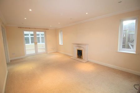 6 bedroom detached house to rent - Photo 2