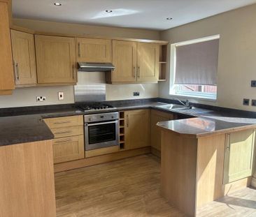 3 bedroom end of terrace house to rent - Photo 5