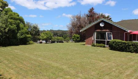 Fully Furnished Country Retreat - Photo 2