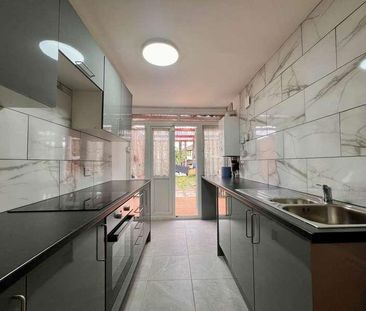 Third Avenue, Dagenham, Essex, RM10 - Photo 1