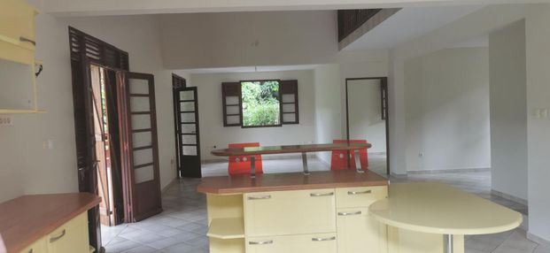 Location maison individuelle Saint Joseph 6 pièce(s) 157m2 - Photo 1