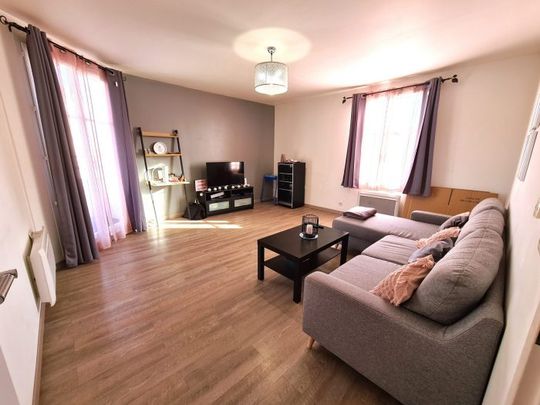 A LOUER - APPARTEMENT - 2 CHAMBRES + 2 PARKING - Photo 1