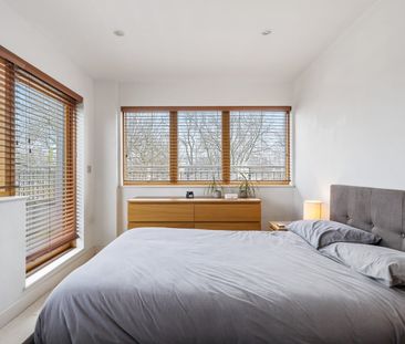 2 Bed Penthouse, Drummond Way, N1 - Photo 5