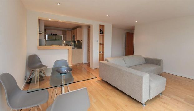 2 bedroom flat to rent - Photo 1