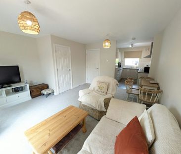 Terraced House to rent on - Photo 2