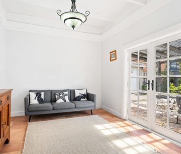 Spacious Family Home - Photo 2