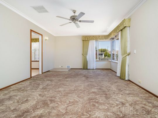 Discover the Extraordinary - Exceptional Three-Bedroom Home Available for Rent - Photo 1