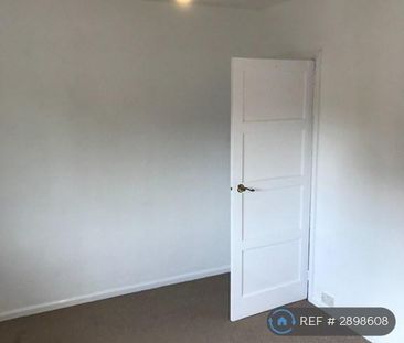 2 bedroom semi-detached house to rent - Photo 5