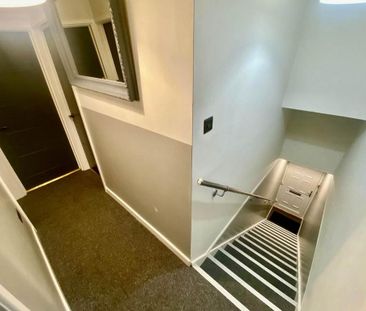 3 bedroom flat to rent - Photo 2