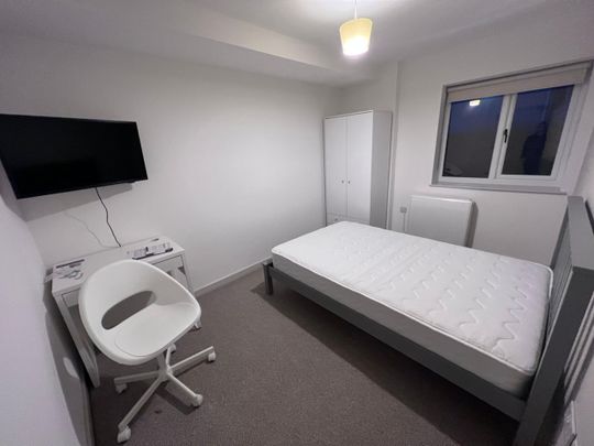 4 Bed Flat, Bristol, BS5 - Photo 1