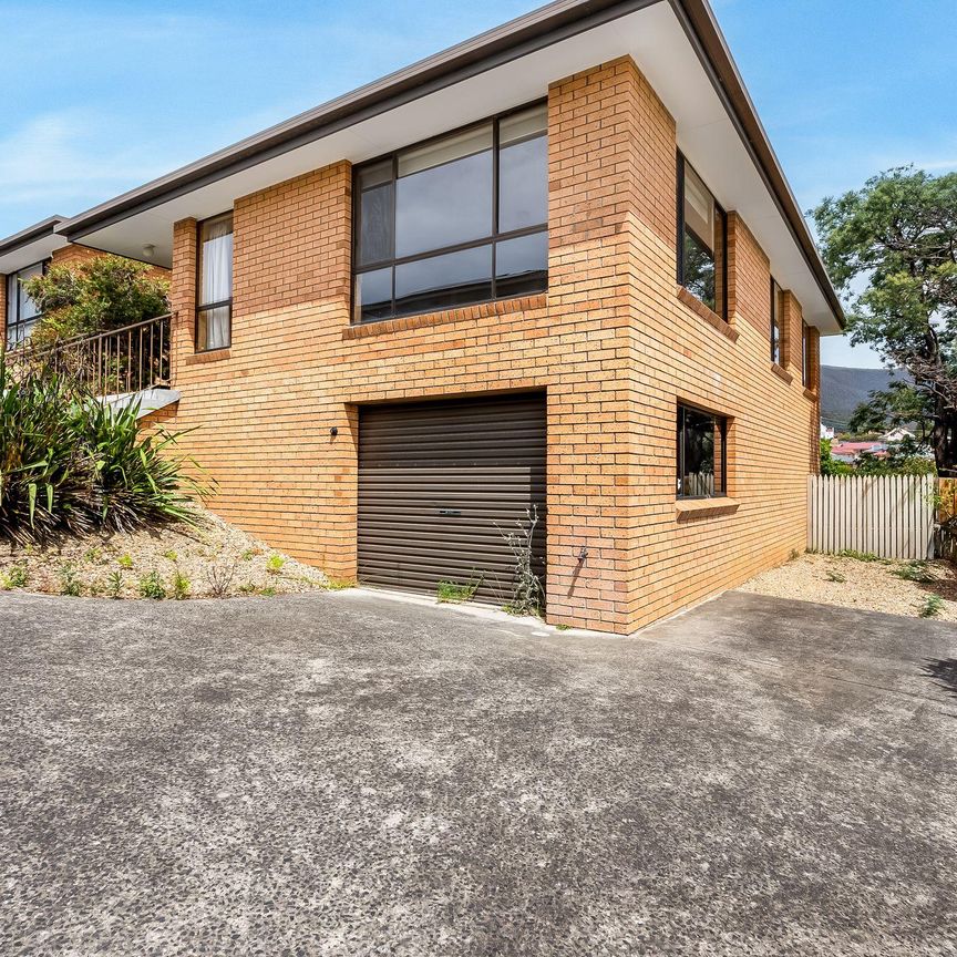 Charming 2-Bedroom Villa Unit - Freshly Renovated! - Photo 1