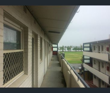 32/122 Terrace Road, Perth, WA 6000 - Photo 4