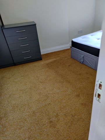 2 Bed Flat, Brixton Hill, SW2 - Photo 3