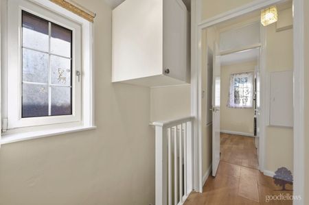 Love Lane, Morden, SM4 - Photo 3