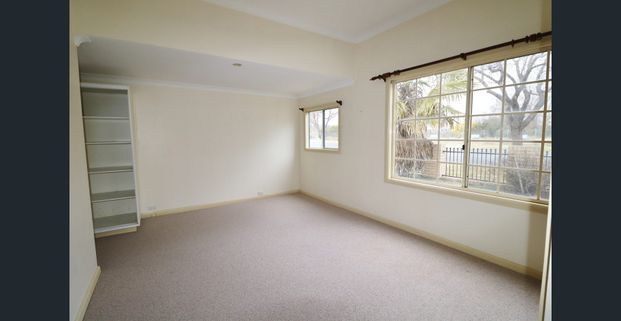 AMAZING FAMILY HOME!! - Photo 1