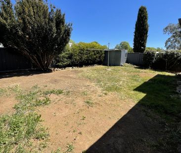 Three bedroom home in Fantastic Location! - Photo 5