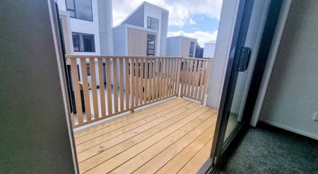 Modern and Warm - Photo 5