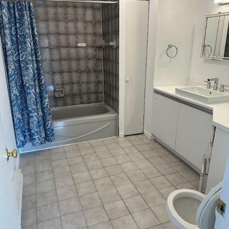 Superbe 4 1/2 moderne avec électroménager - Photo 3