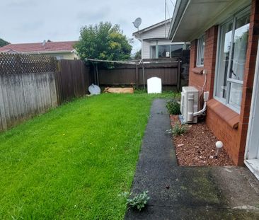 Spacious 2 Bedroom, 1 Bathroom unit - Photo 4