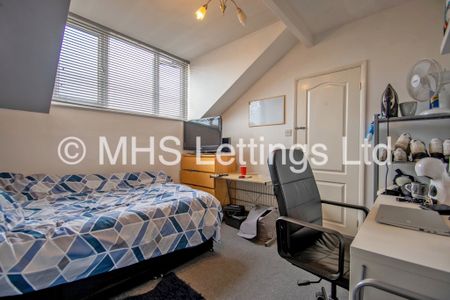 3 Bedroom Mid Terraced House for rent in Beechwood View - Photo 3
